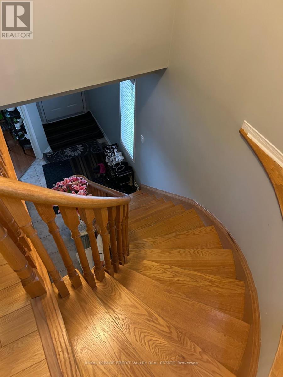 4 Kanata Road, Brampton, Ontario  L7A 3R2 - Photo 11 - W12858568