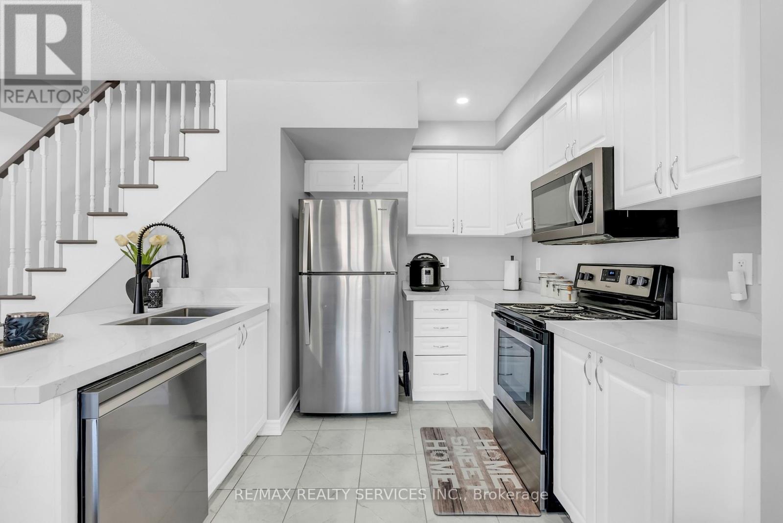 185 - 200 Veterans Drive, Brampton, Ontario  L7A 4S6 - Photo 12 - W12858576