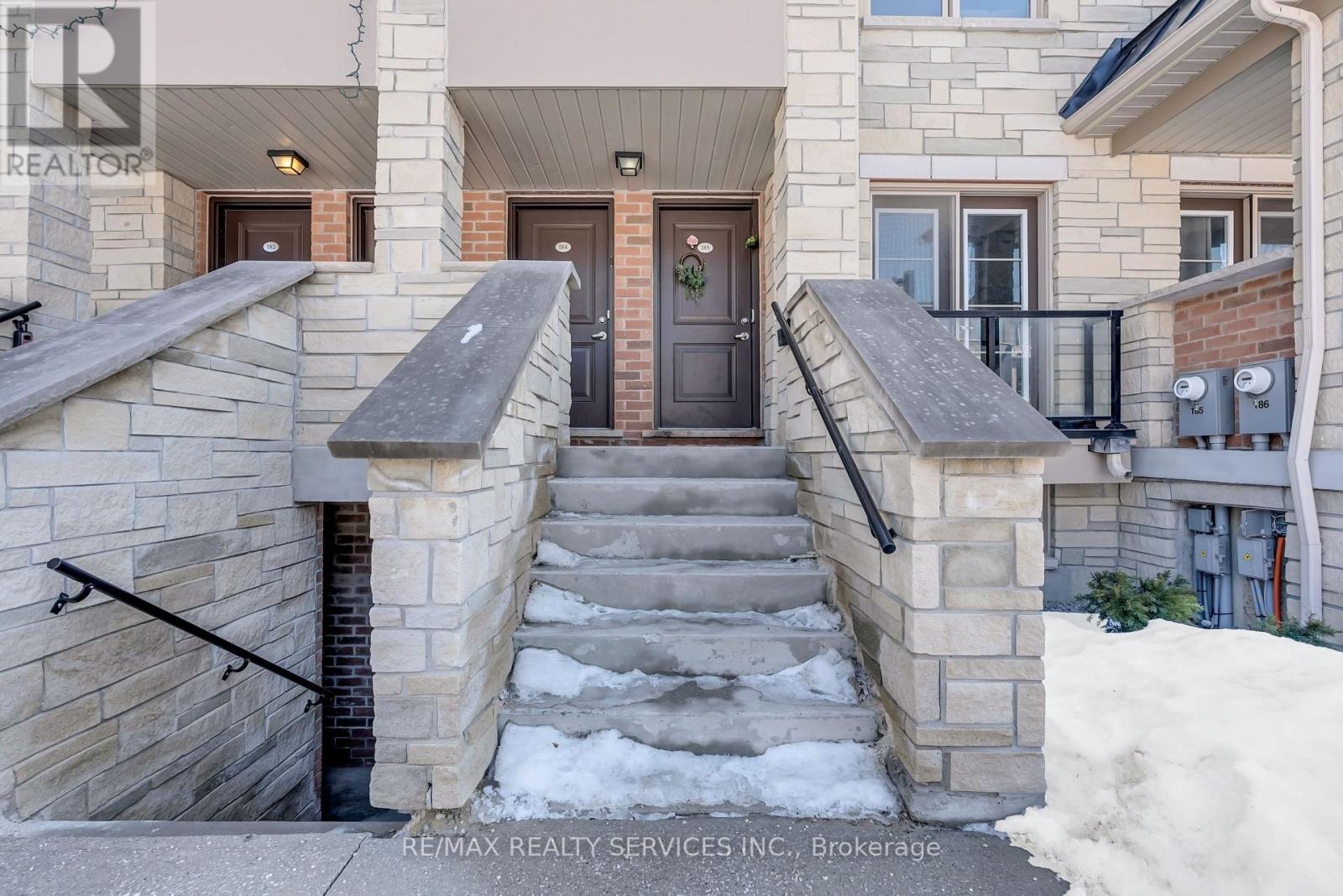 185 - 200 Veterans Drive, Brampton, Ontario  L7A 4S6 - Photo 3 - W12858576