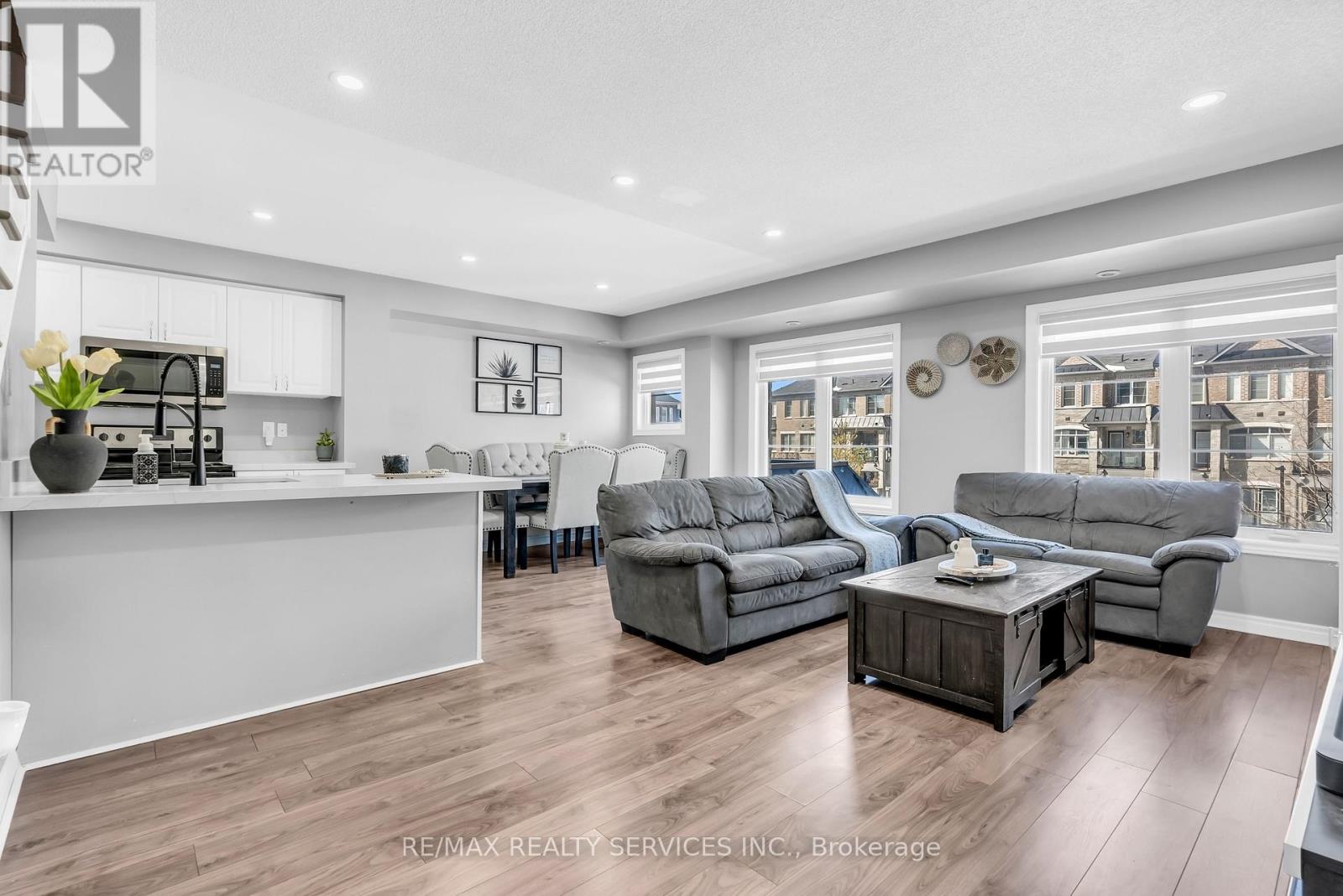 185 - 200 Veterans Drive, Brampton, Ontario  L7A 4S6 - Photo 7 - W12858576