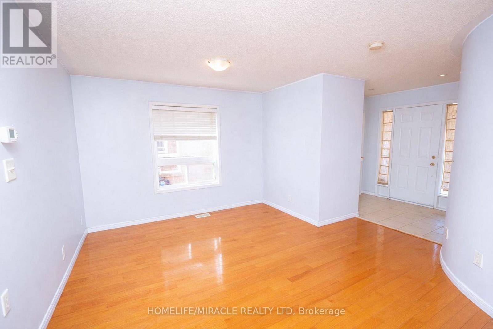 16 Dunure Crescent, Brampton (Fletcher's Meadow), Ontario  L7A 2Y5 - Photo 13 - W12858600