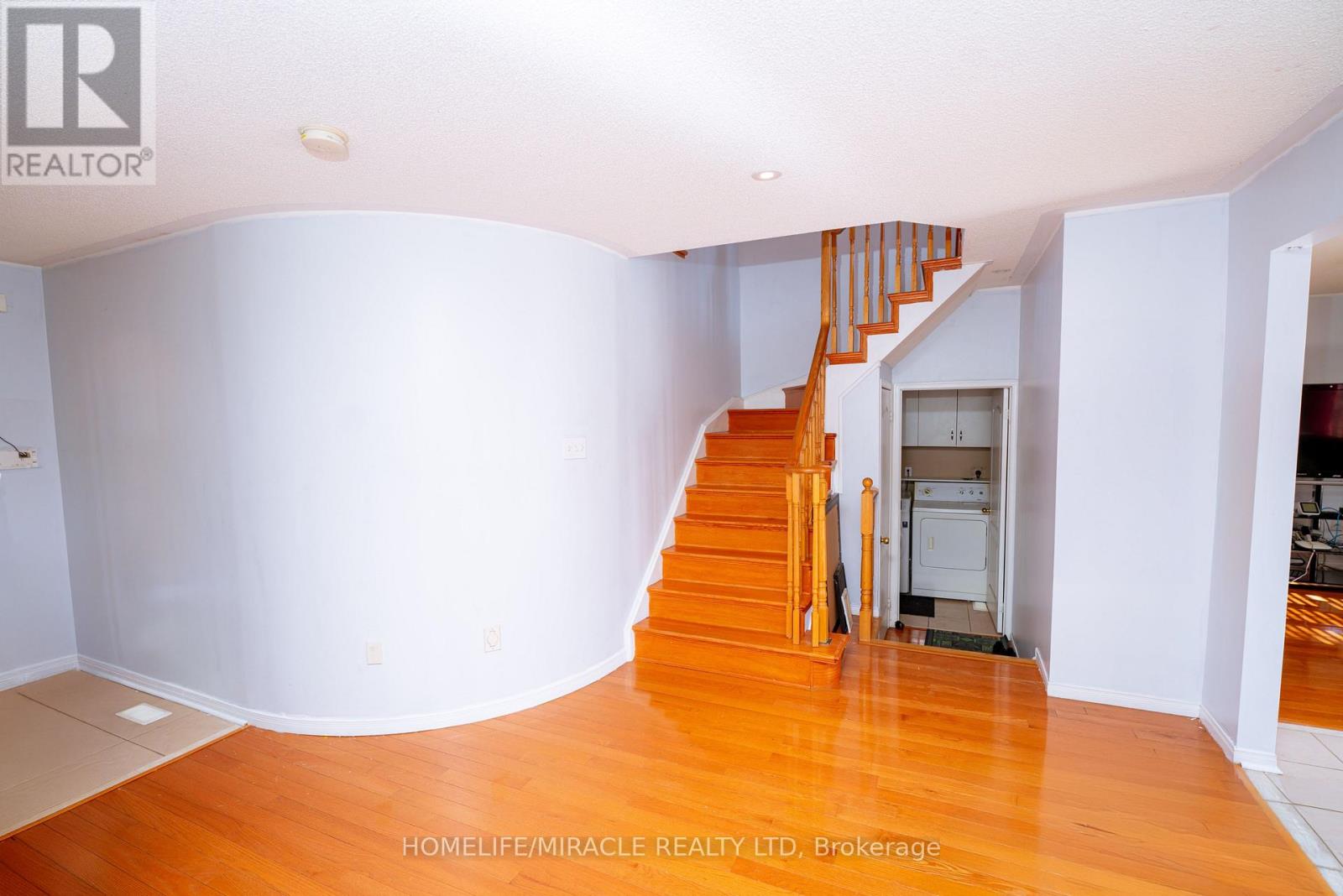 16 Dunure Crescent, Brampton (Fletcher's Meadow), Ontario  L7A 2Y5 - Photo 14 - W12858600