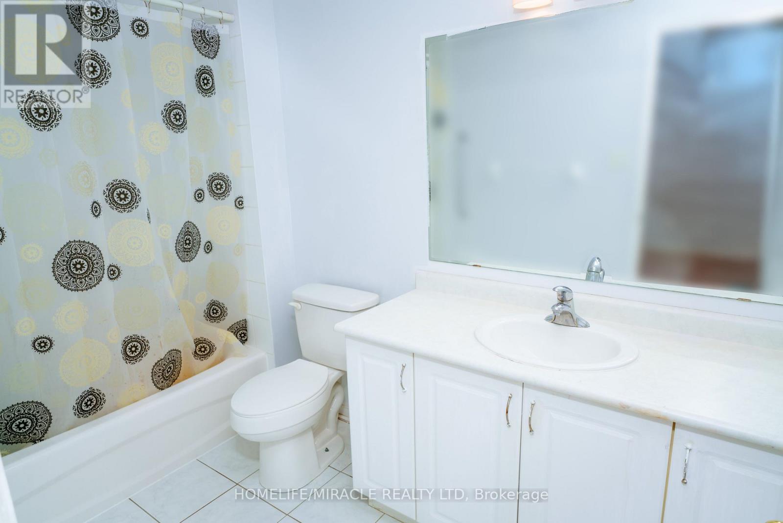 16 Dunure Crescent, Brampton (Fletcher's Meadow), Ontario  L7A 2Y5 - Photo 19 - W12858600