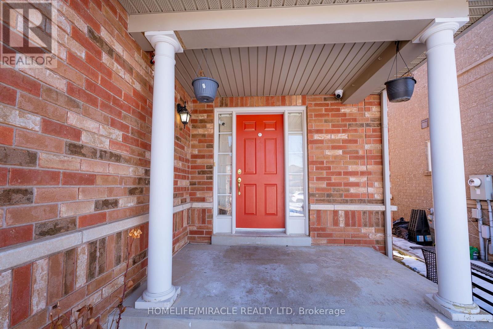 16 Dunure Crescent, Brampton (Fletcher's Meadow), Ontario  L7A 2Y5 - Photo 5 - W12858600