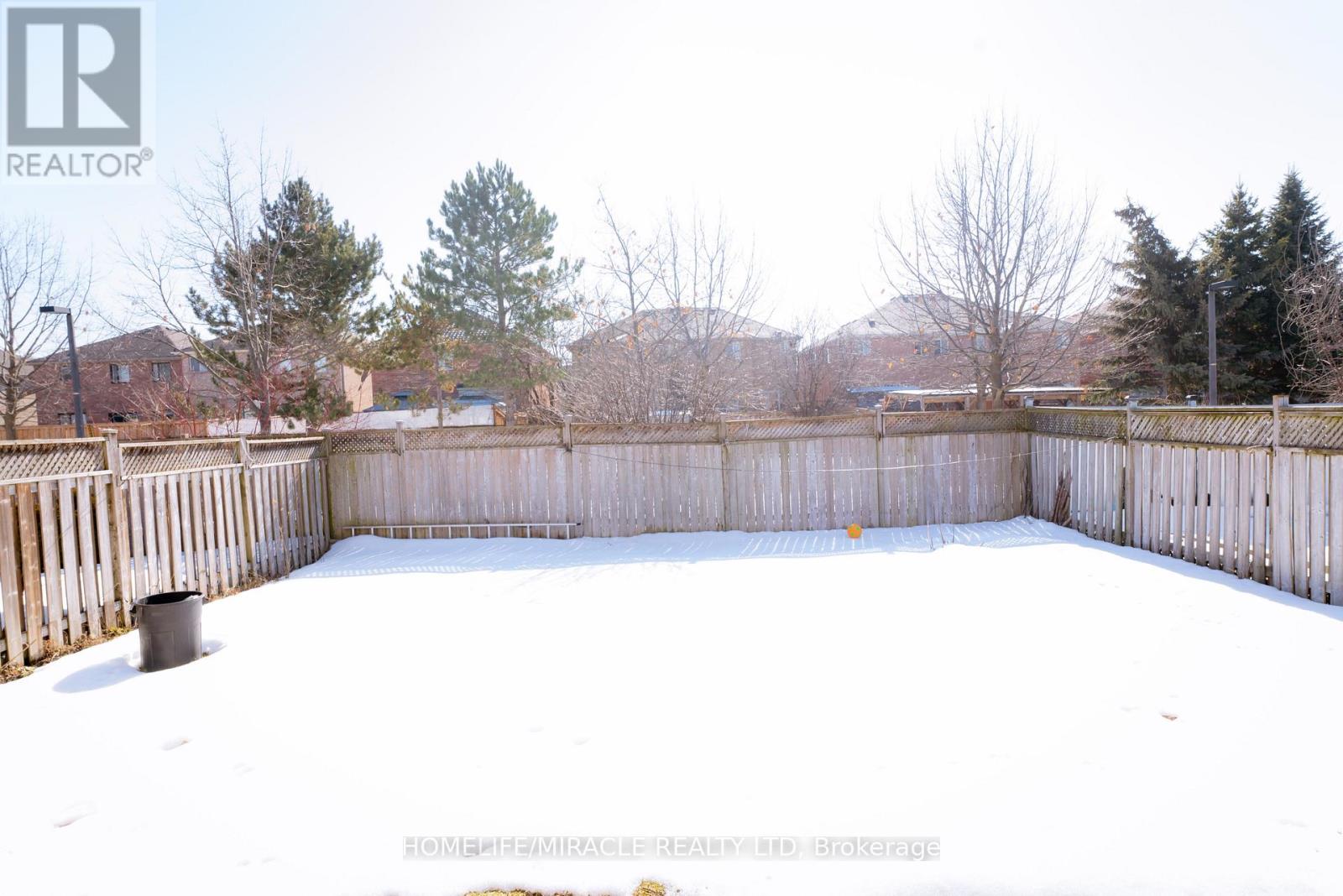 16 Dunure Crescent, Brampton (Fletcher's Meadow), Ontario  L7A 2Y5 - Photo 7 - W12858600