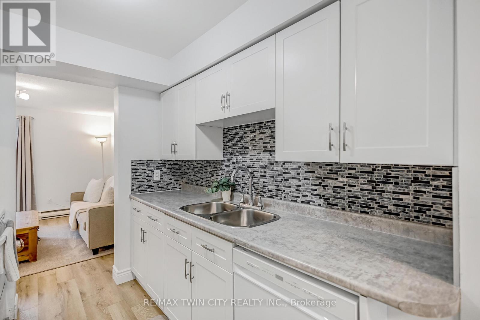 16 - 494 Grey Street, Brantford, Ontario  N3S 7S6 - Photo 11 - X12858572