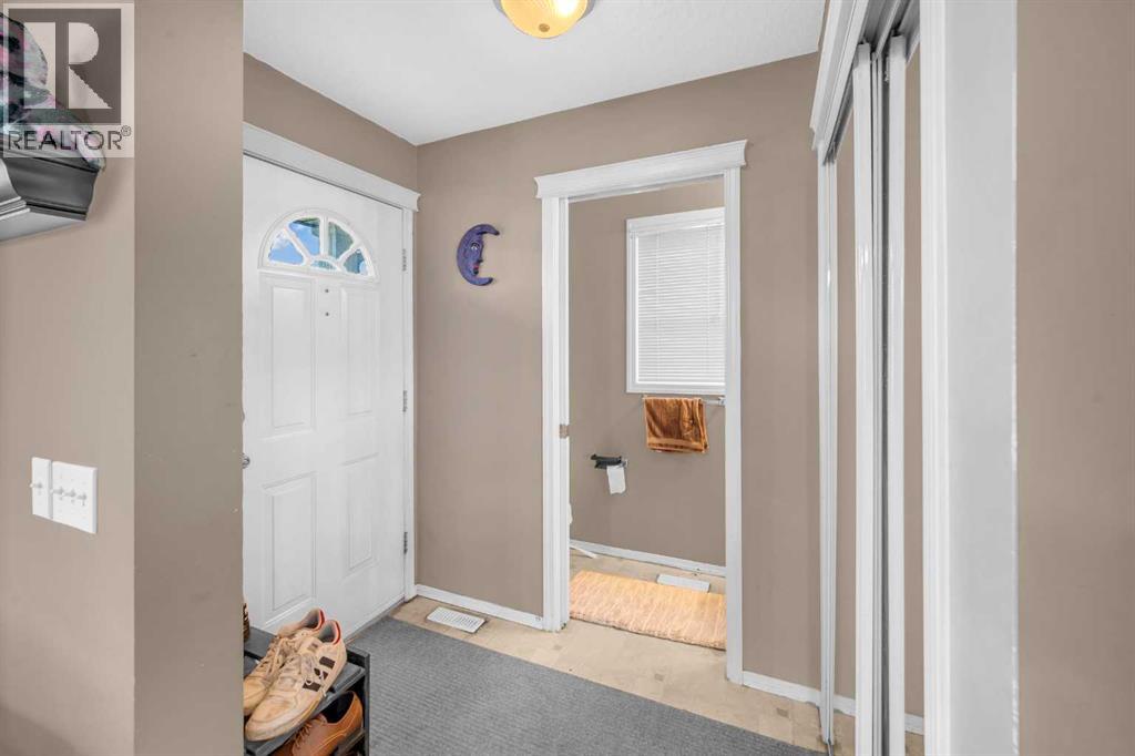 6 Saddlemont Way Ne, Calgary, Alberta  T3J 4V2 - Photo 4 - A2222185