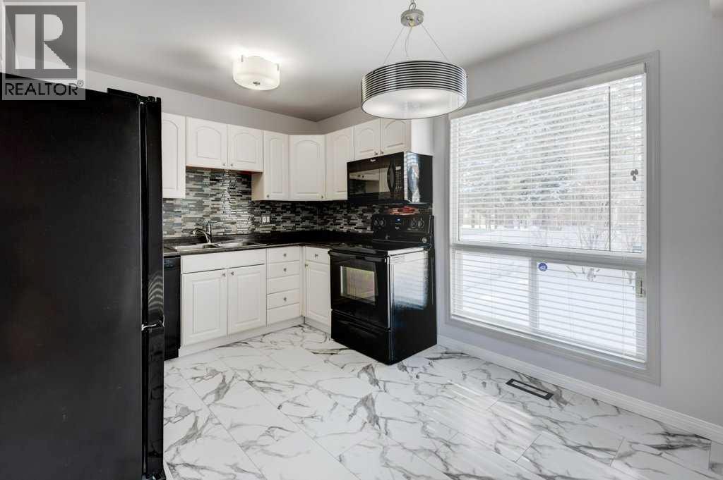 324 Brae Glen Road Sw, Calgary, Alberta  T2W 1B6 - Photo 10 - A2290619