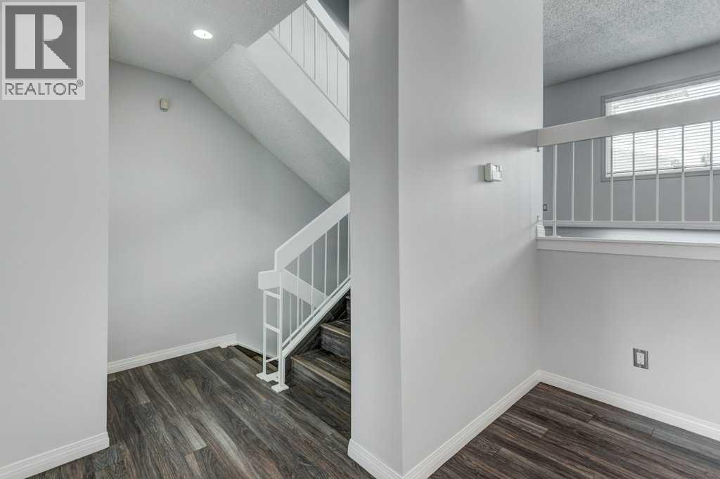324 Brae Glen Road Sw, Calgary, Alberta  T2W 1B6 - Photo 6 - A2290619