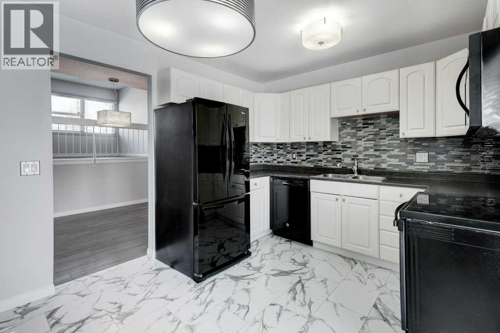 324 Brae Glen Road Sw, Calgary, Alberta  T2W 1B6 - Photo 11 - A2290619