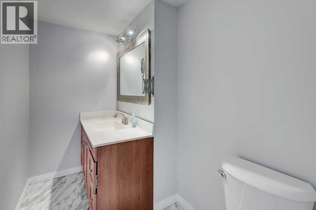 324 Brae Glen Road Sw, Calgary, Alberta  T2W 1B6 - Photo 22 - A2290619