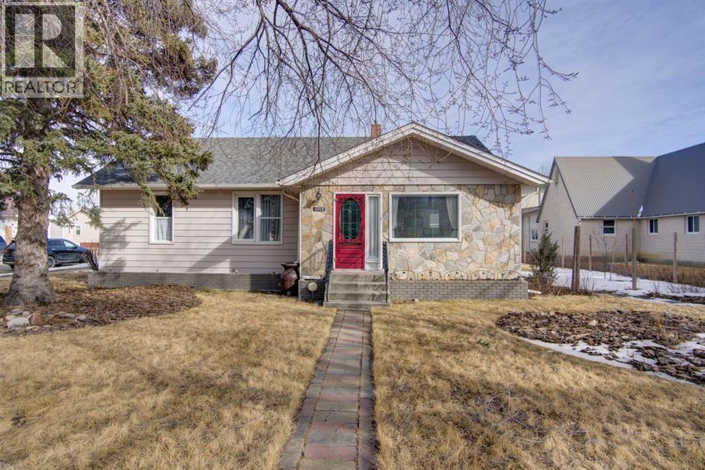 4312 2 Street W, claresholm, Alberta