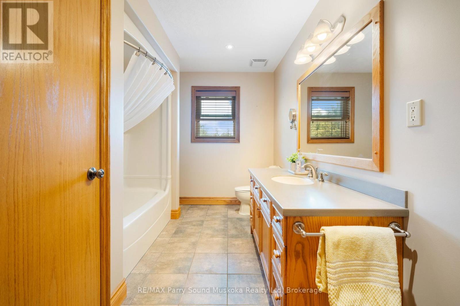 217 South Shore Road, The Archipelago, Ontario  P0G 1K0 - Photo 25 - X12858696