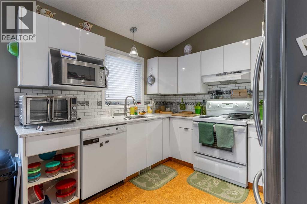 327 Heritage Crescent W, Lethbridge, Alberta  T1K 6V9 - Photo 10 - A2283658