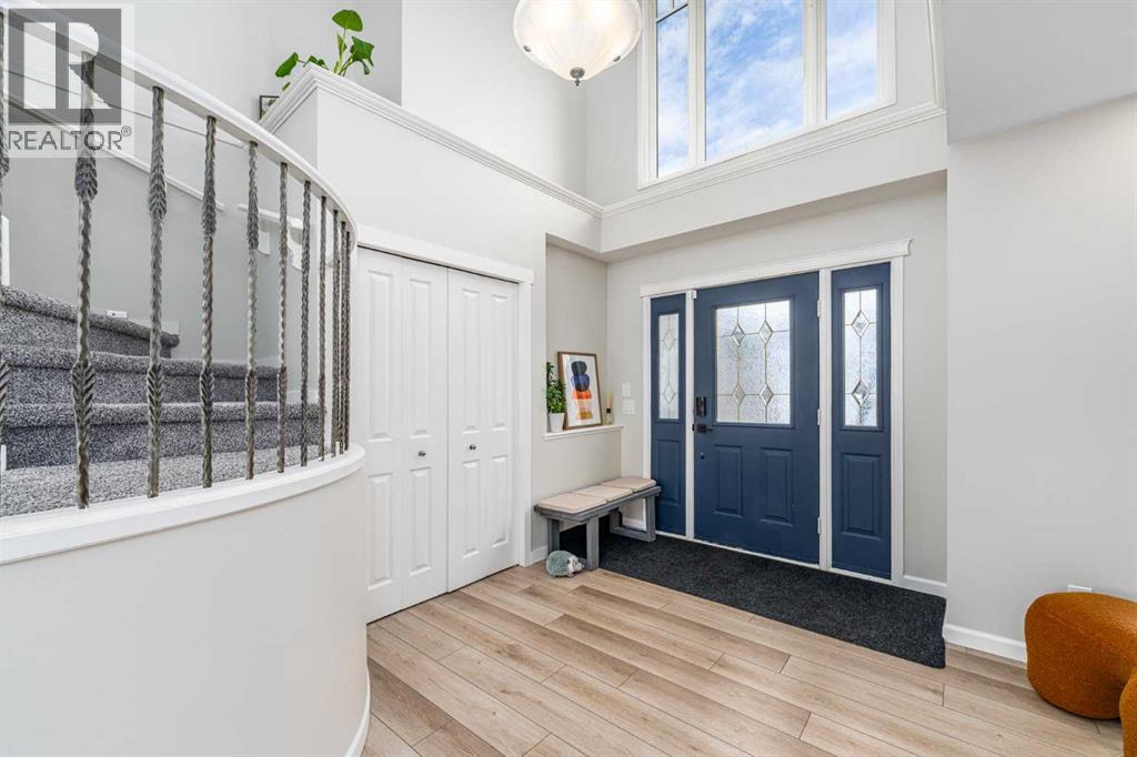 33 Royal Crest Terrace Nw, Calgary, Alberta  T3G 4M3 - Photo 9 - A2288830