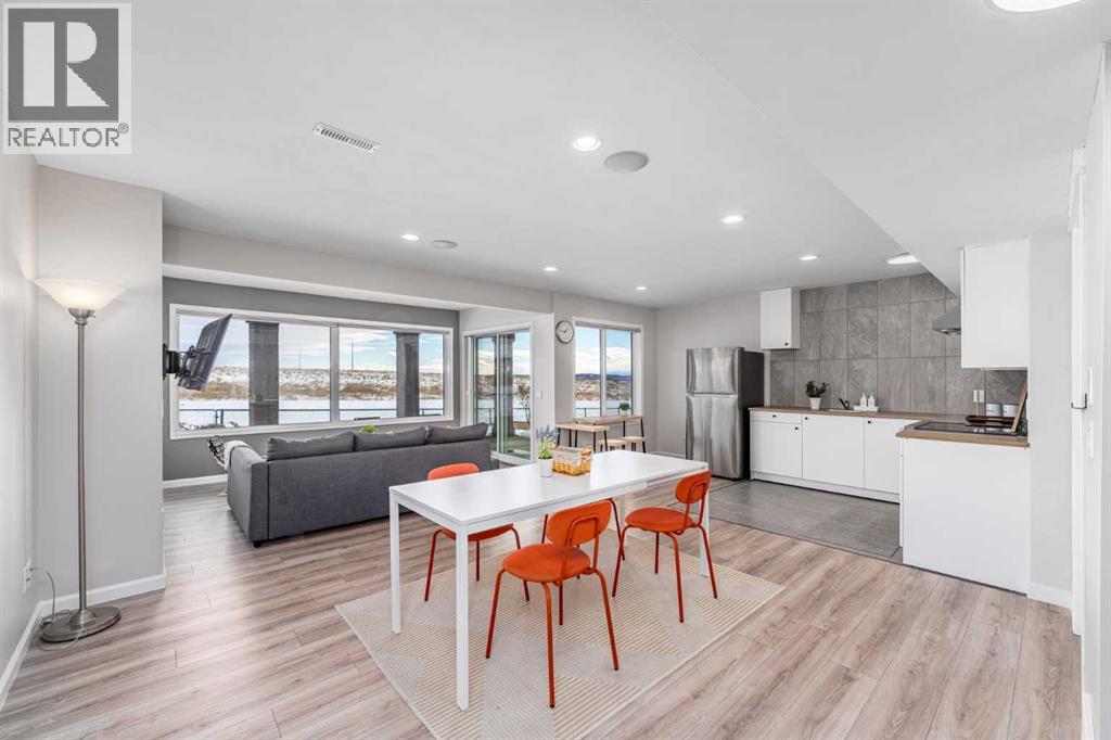 33 Royal Crest Terrace Nw, Calgary, Alberta  T3G 4M3 - Photo 36 - A2288830