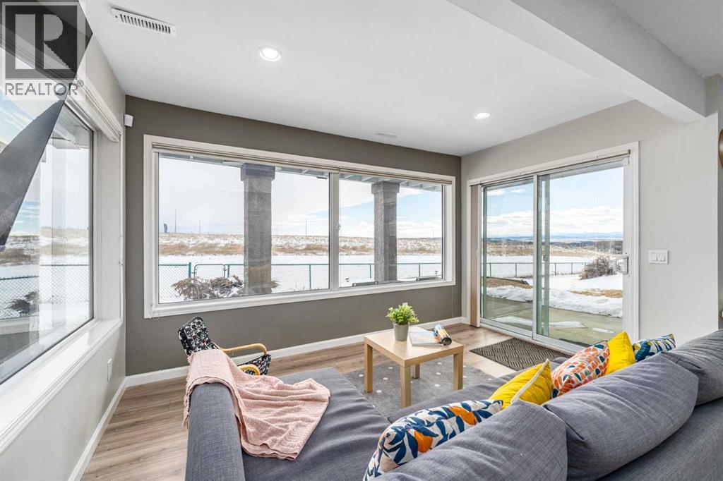 33 Royal Crest Terrace Nw, Calgary, Alberta  T3G 4M3 - Photo 38 - A2288830