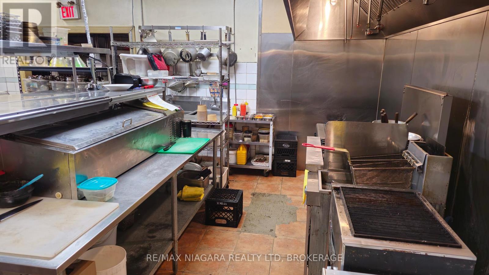 5993 Stanley Avenue, Niagara Falls, Ontario  L2G 3Y2 - Photo 9 - X12858656