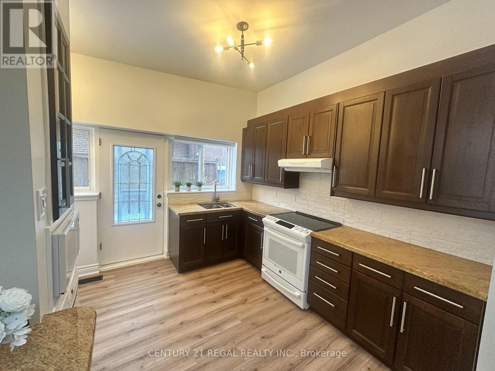 Entire House - 69 Roywood Drive, Toronto, Ontario  M3A 2C9 - Photo 5 - C12640436