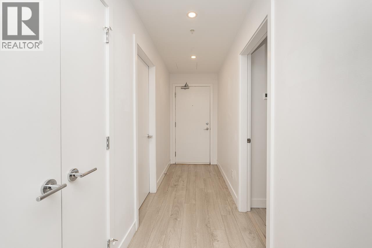 1802 518 Whiting Way, Coquitlam, British Columbia  V3J 0H7 - Photo 2 - R3097124