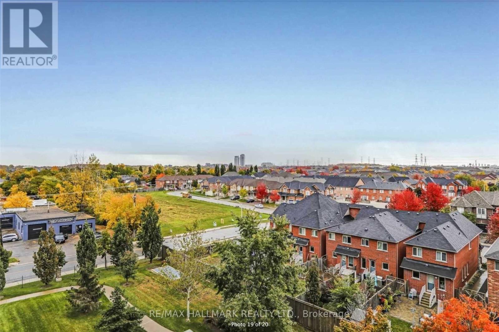 601 - 310 Red Maple Road, Richmond Hill, Ontario  L4C 0T7 - Photo 5 - N12858638