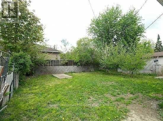 14 Dorward Drive, Toronto (Mount Olive-Silverstone-Jamestown), Ontario  M9V 2J5 - Photo 16 - W12858650