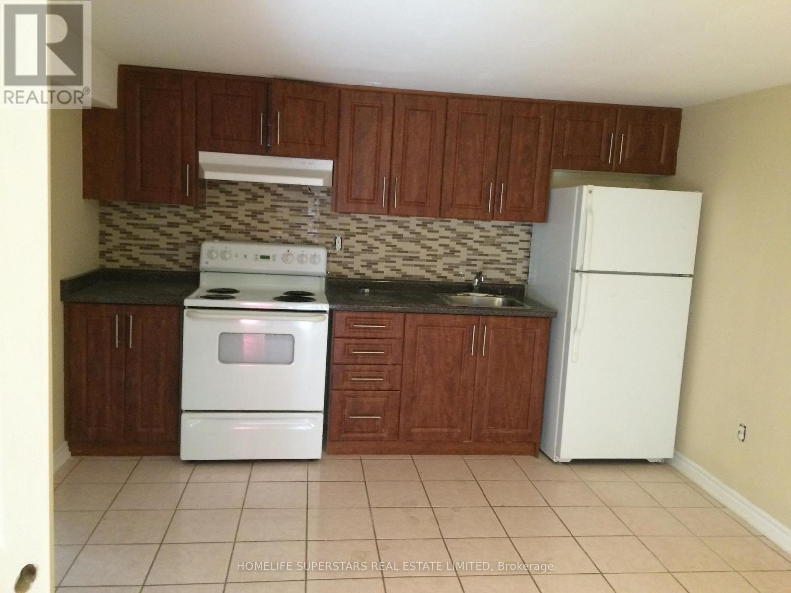 14 Dorward Drive, Toronto (Mount Olive-Silverstone-Jamestown), Ontario  M9V 2J5 - Photo 17 - W12858650