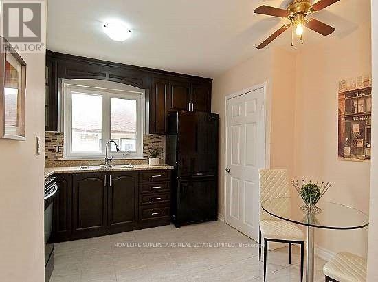 14 Dorward Drive, Toronto (Mount Olive-Silverstone-Jamestown), Ontario  M9V 2J5 - Photo 7 - W12858650