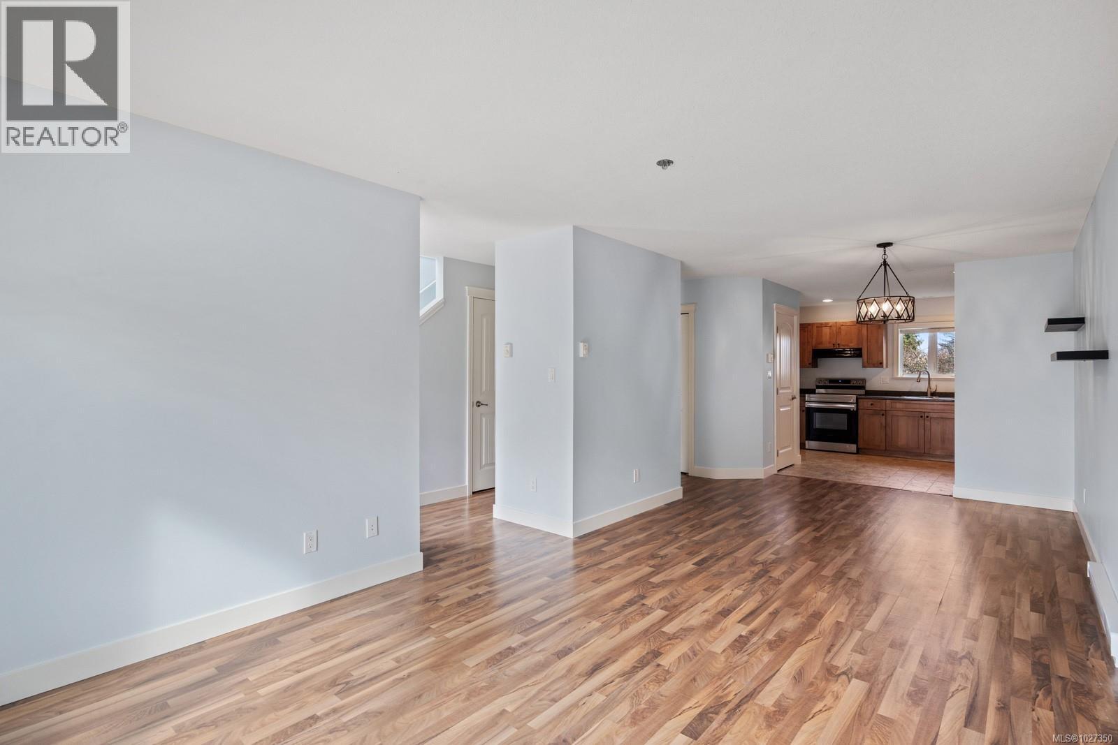 110 1500 Cumberland Rd, Courtenay, British Columbia  V9N 2E9 - Photo 3 - 1027350