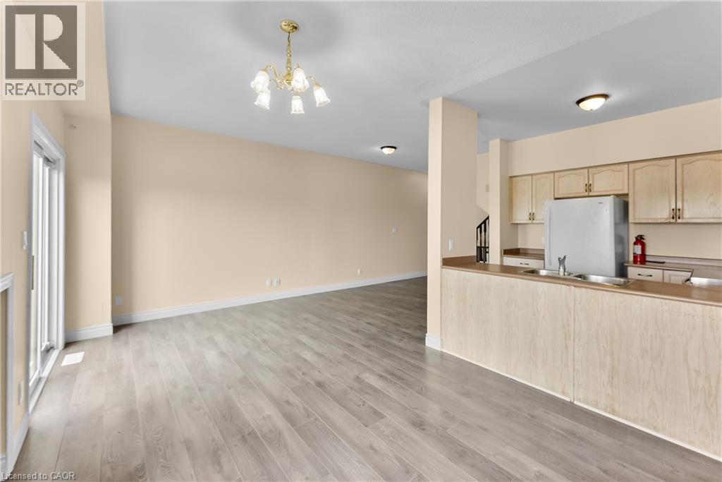 38 Natalie Court, Thorold, Ontario  L2V 5C6 - Photo 3 - 40781494