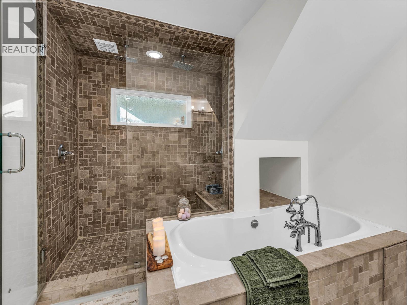 4254 Caddy Road, North Vancouver, British Columbia  V7G 1B7 - Photo 25 - R3095719