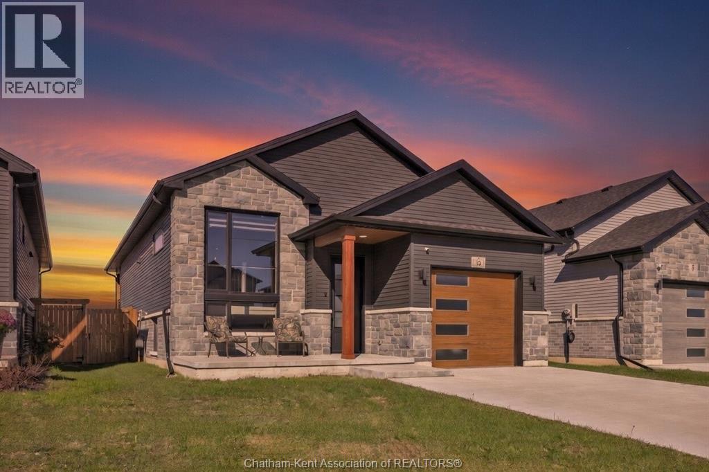 MLS# 26004797: 13 BAFFIN WAY, Chatham, Canada