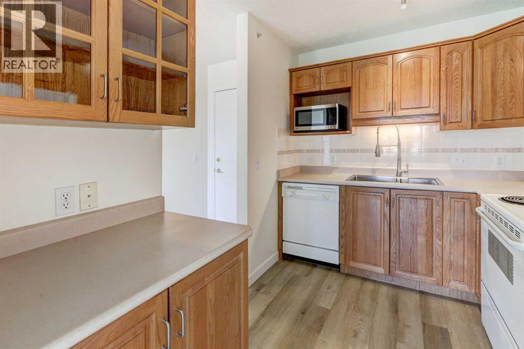 309, 3309 Hawksbrow Point Nw, Calgary, Alberta T3G 4C9 - Photo 8 - A2286826