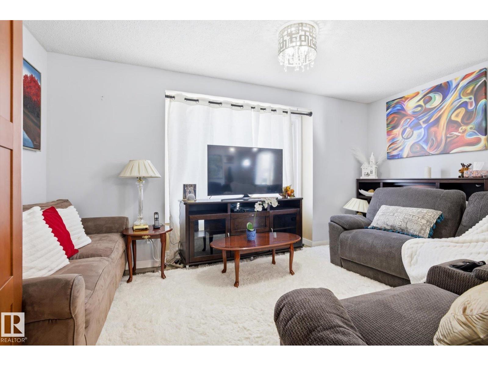 9009 102 Av, Morinville, Alberta  T8R 1B5 - Photo 4 - E4476318