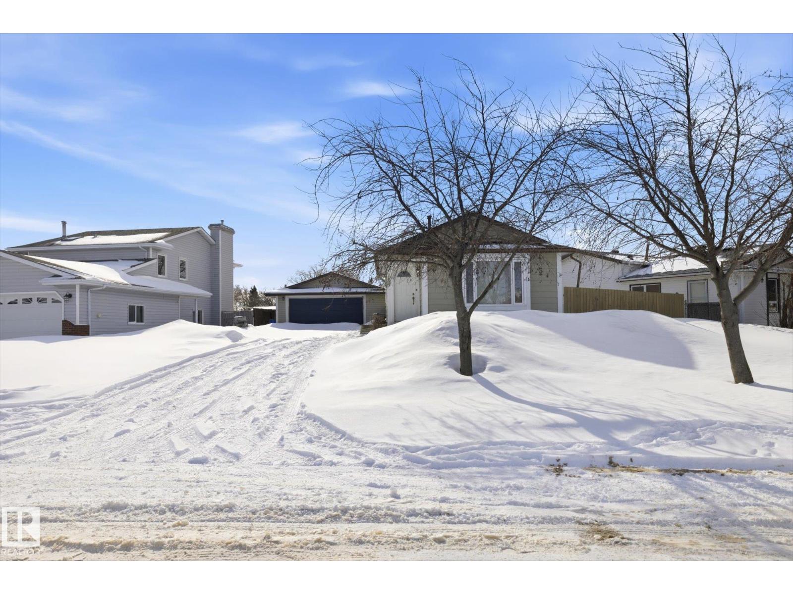 9009 102 Av, Morinville, Alberta  T8R 1B5 - Photo 2 - E4476318