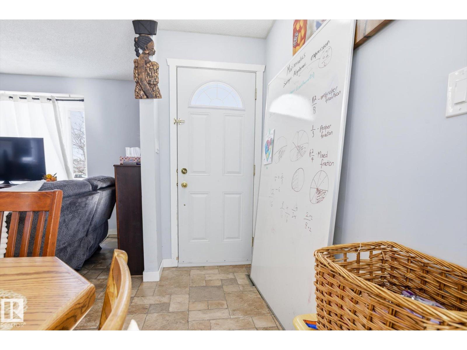 9009 102 Av, Morinville, Alberta  T8R 1B5 - Photo 3 - E4476318