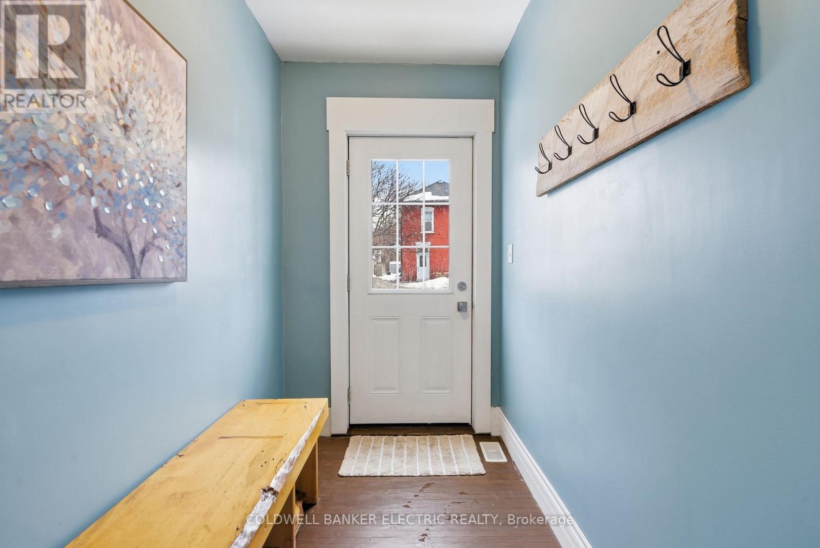 607 Armour Road, Peterborough, Ontario  K9H 1Z3 - Photo 4 - X12858738