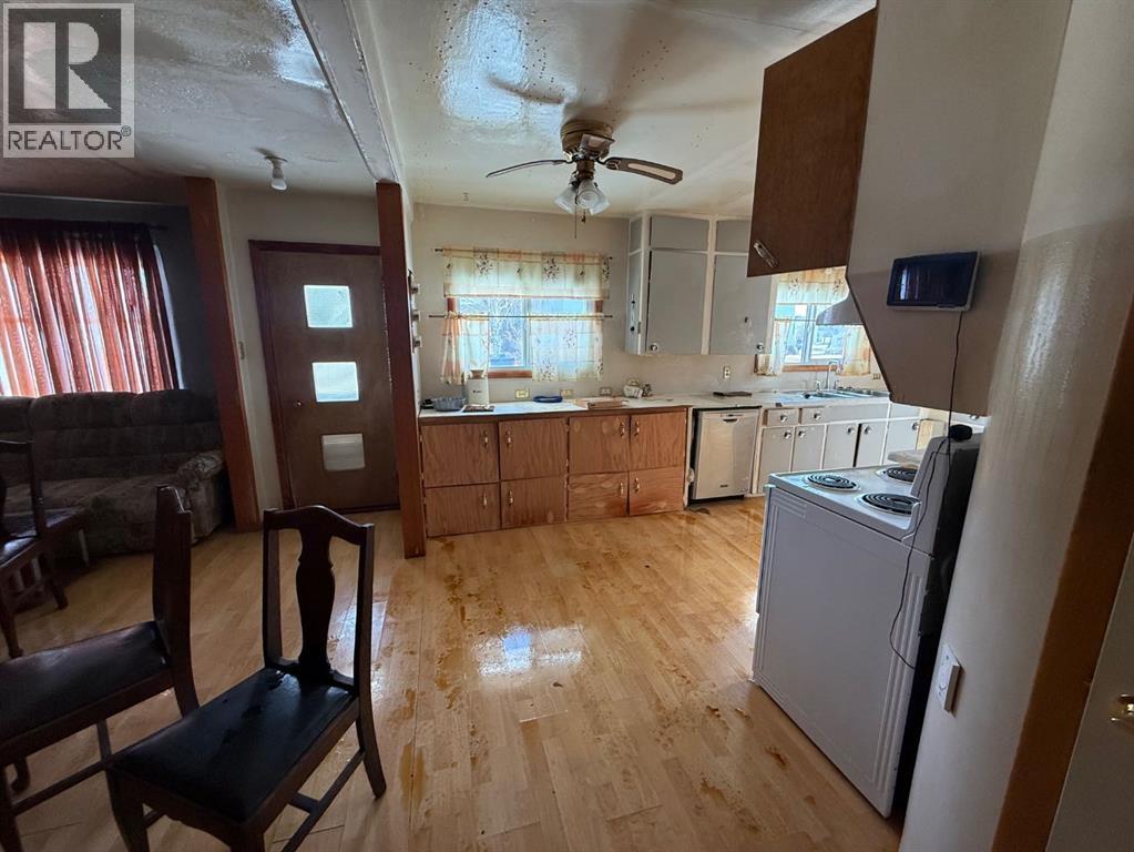 709 Centre Street, Hanna, Alberta T0J 1P0 - Photo 11 - A2290205