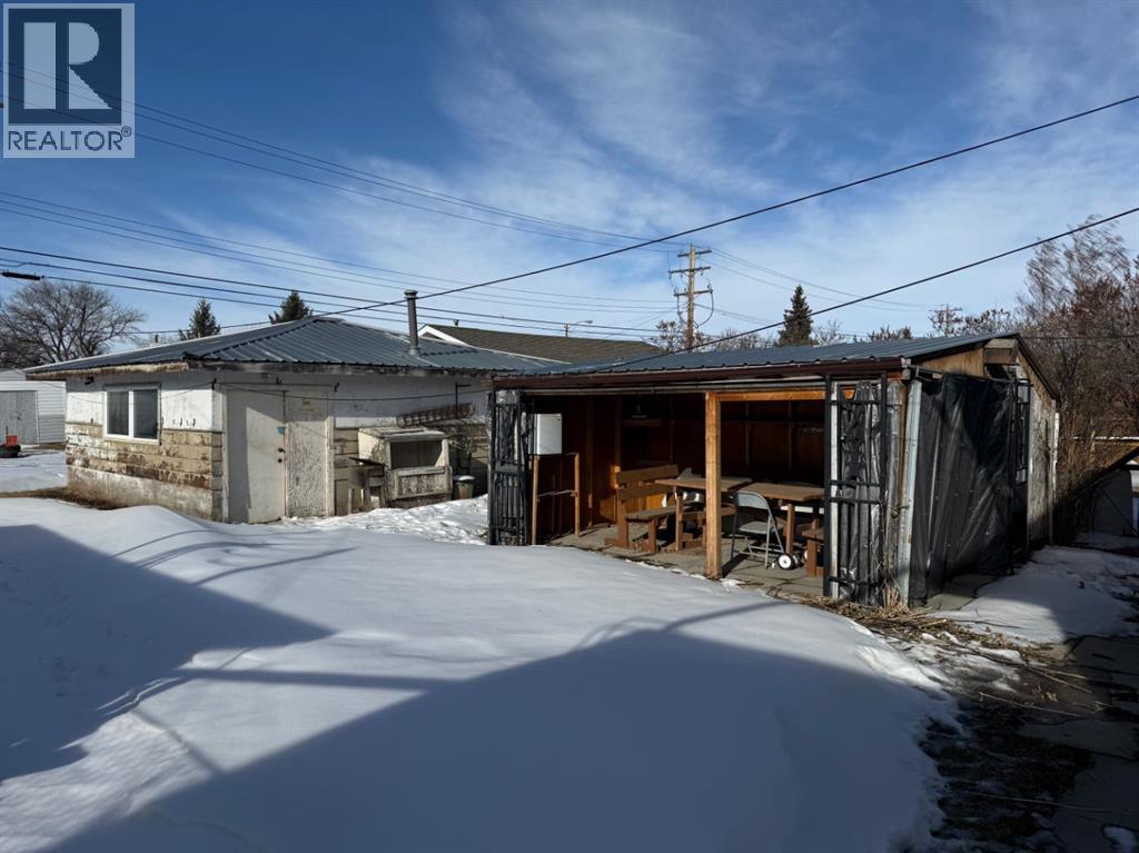 709 Centre Street, Hanna, Alberta T0J 1P0 - Photo 3 - A2290205