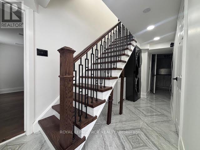 134 Queen Street N, Caledon (Bolton West), Ontario  L7E 2M7 - Photo 2 - W12858328