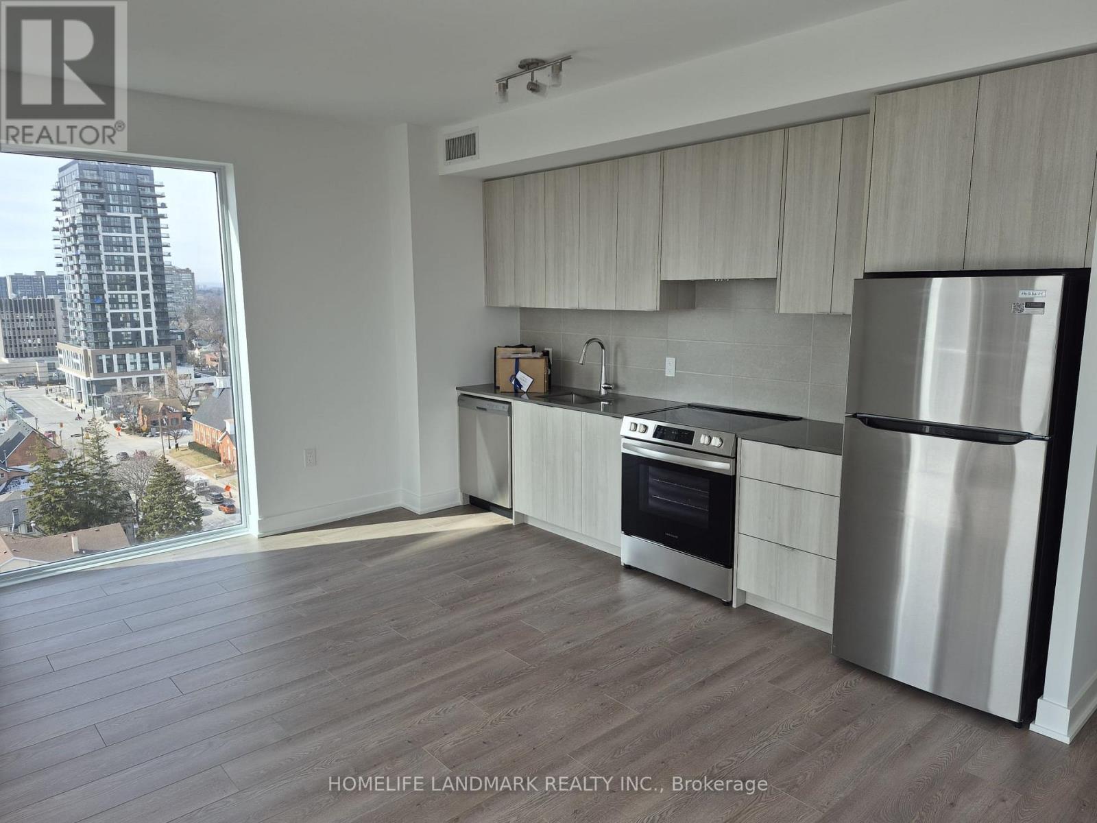 1208 - 2088 James Street, Burlington, Ontario  L7R 0H2 - Photo 3 - W12858748