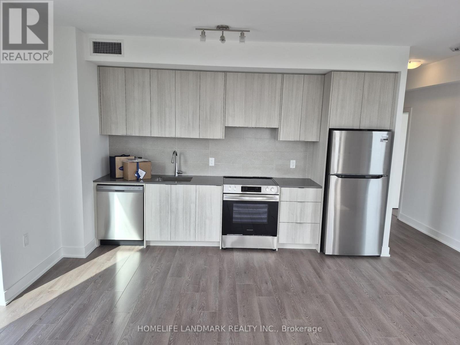 1208 - 2088 James Street, Burlington, Ontario  L7R 0H2 - Photo 4 - W12858748