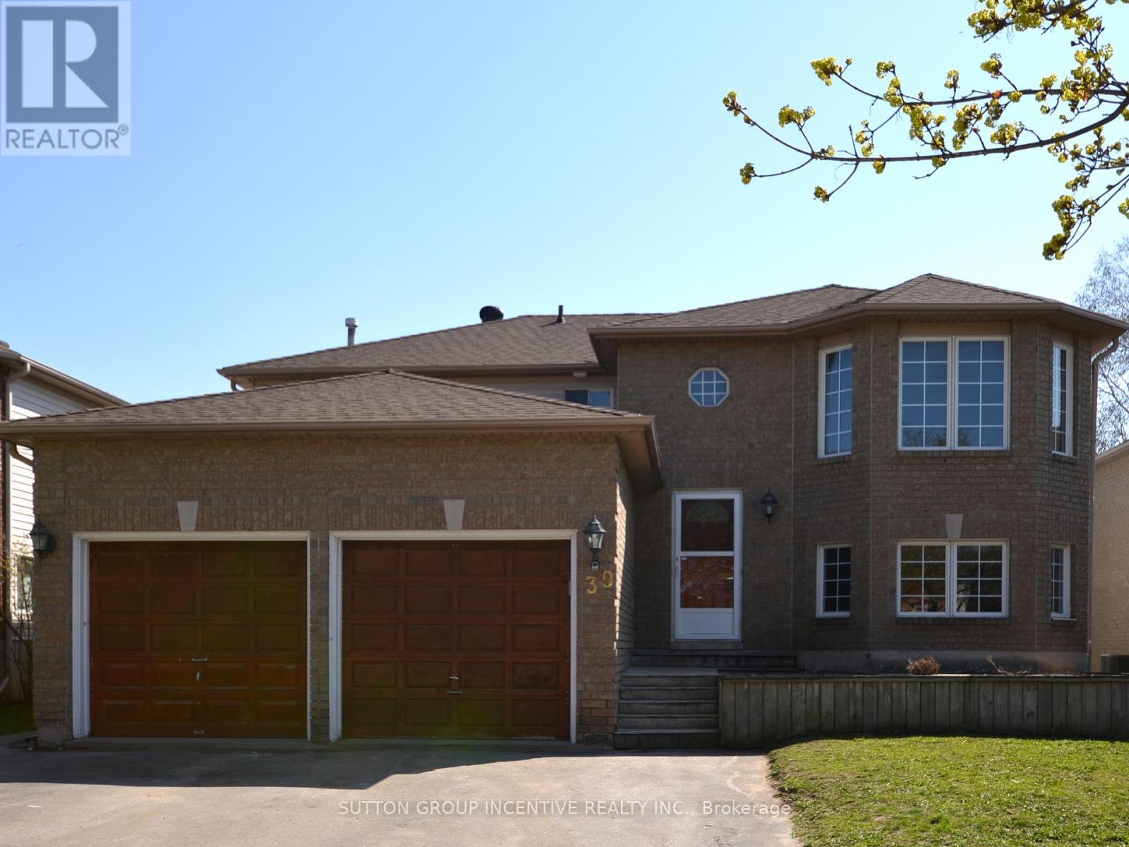 LOWER - 39 JONES DRIVE, Barrie, Ontario