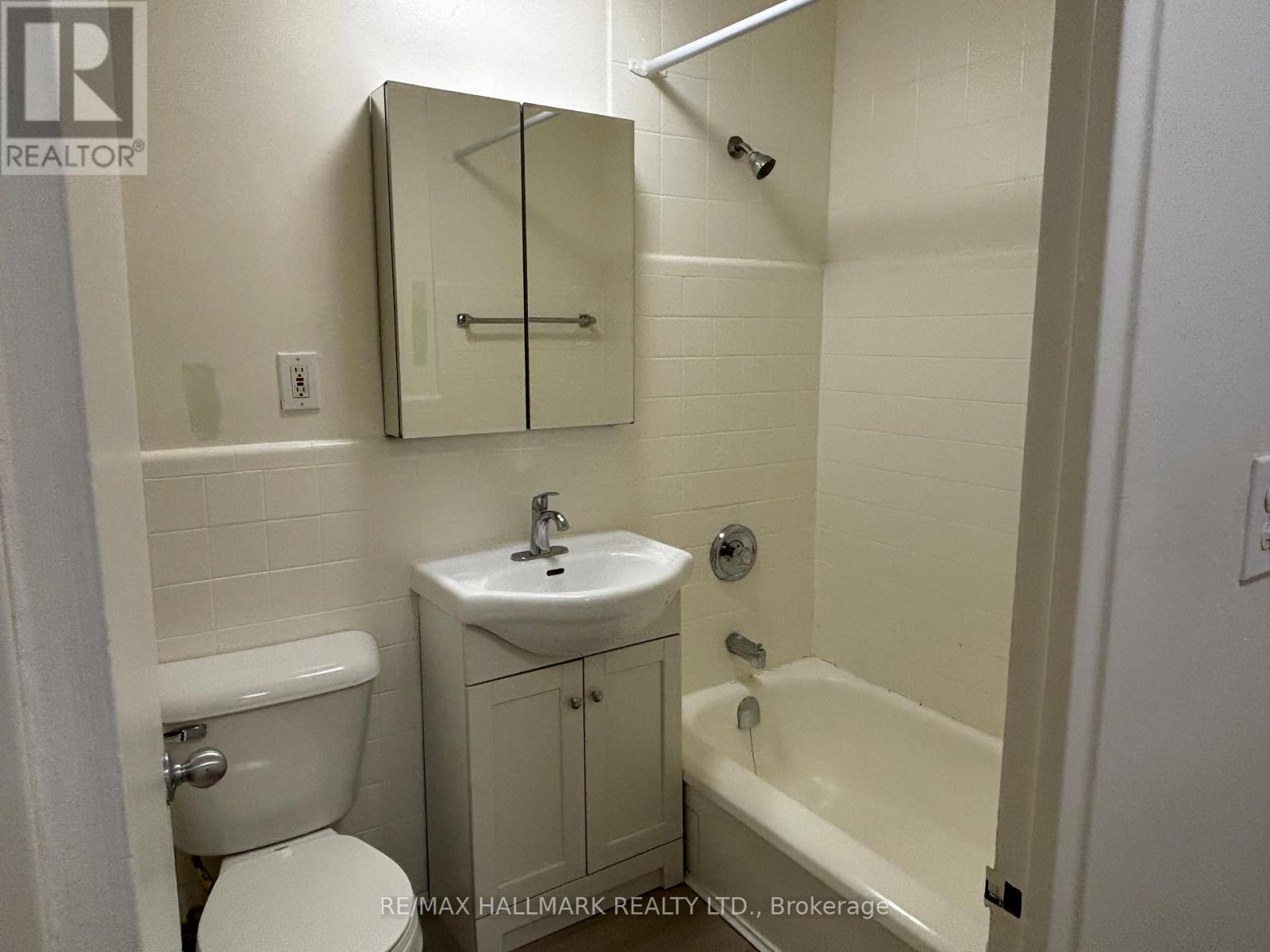 407 - 134 Lawton Boulevard, Toronto, Ontario  M4V 2A4 - Photo 5 - C12857574