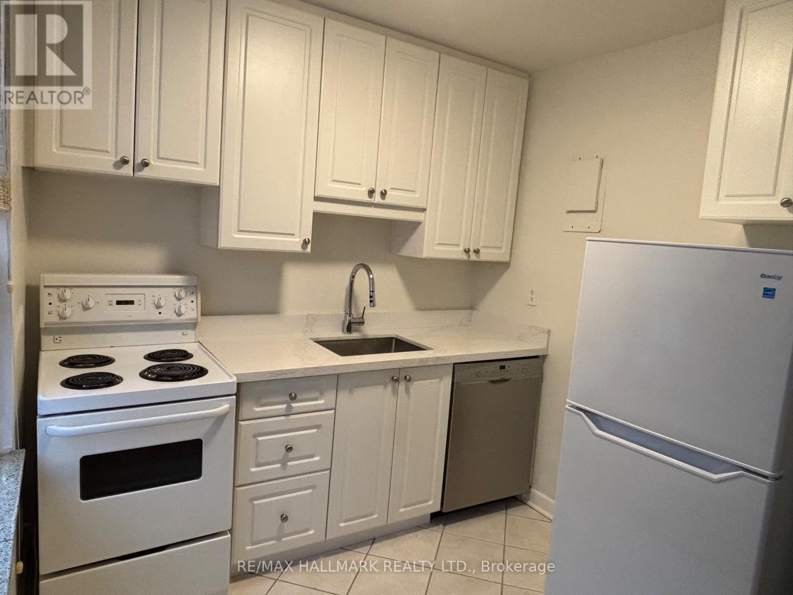 407 - 134 Lawton Boulevard, Toronto, Ontario  M4V 2A4 - Photo 8 - C12857574