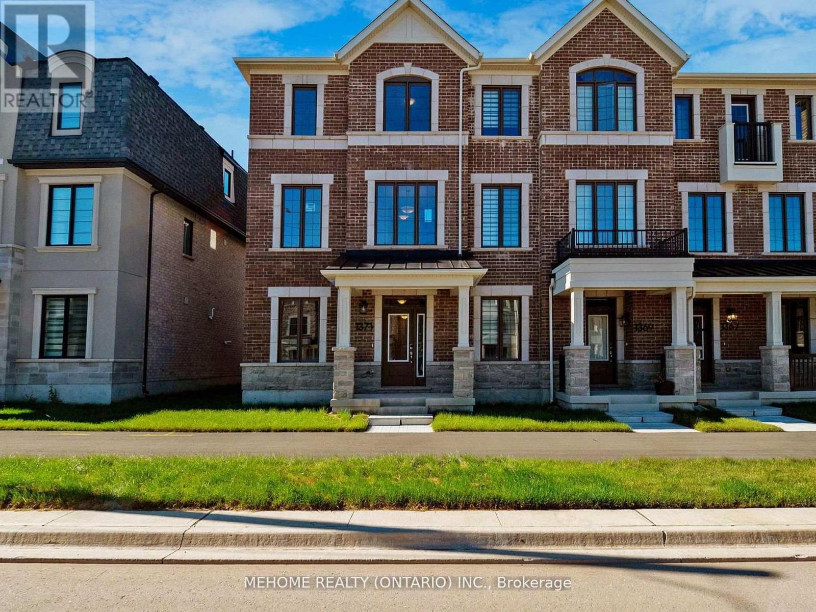 1371 WILLIAM HALTON PARKWAY, Oakville, Ontario