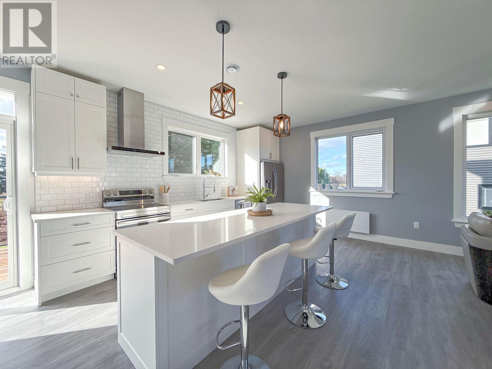 7 Maple Leaf Row, Stratford, Prince Edward Island C1B 4C9 - Photo 10 - 202604097