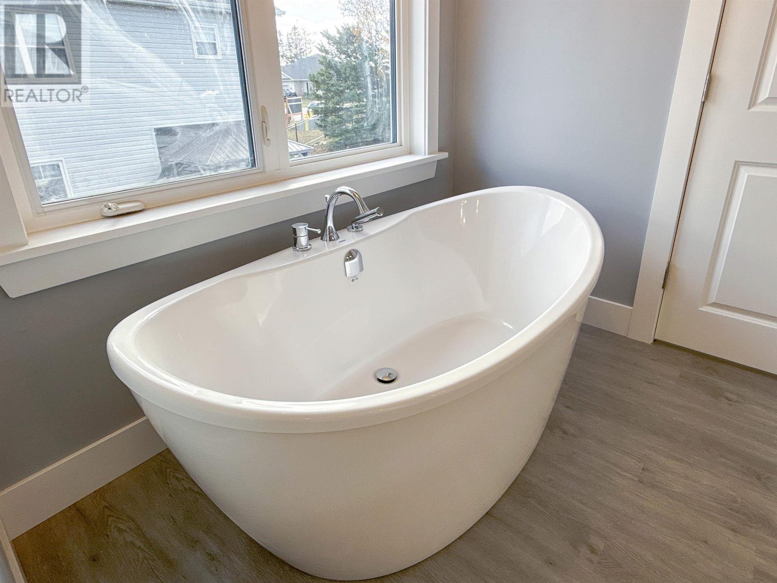 7 Maple Leaf Row, Stratford, Prince Edward Island C1B 4C9 - Photo 27 - 202604097