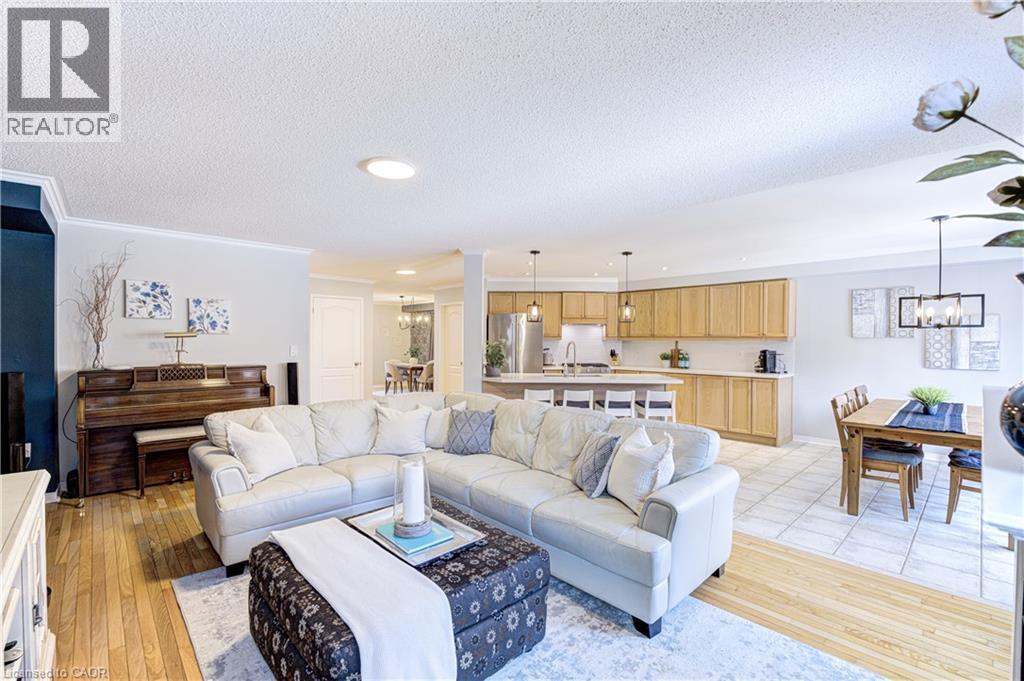 2142 Meadowglen Drive, Oakville, Ontario  L6M 4C8 - Photo 13 - 40797410