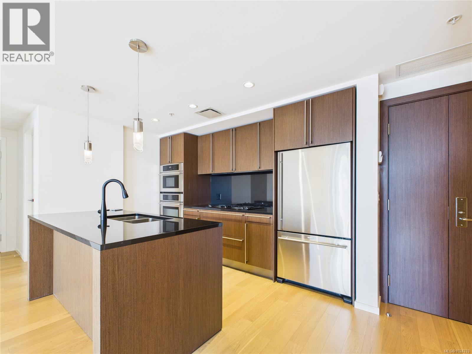 208 100 Saghalie Rd, Victoria, British Columbia  V9A 0A1 - Photo 10 - 1024333